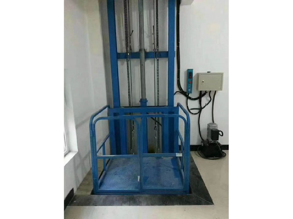 导轨式升降货梯